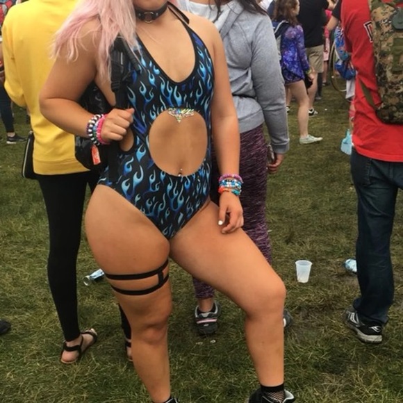 *SOLD ON MERC* Mi gente bodysuit - Picture 2 of 2